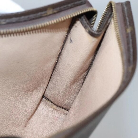 LOUIS VUITTON Monogram Posh Toilette 19 Pouch - Picture 11 of 16